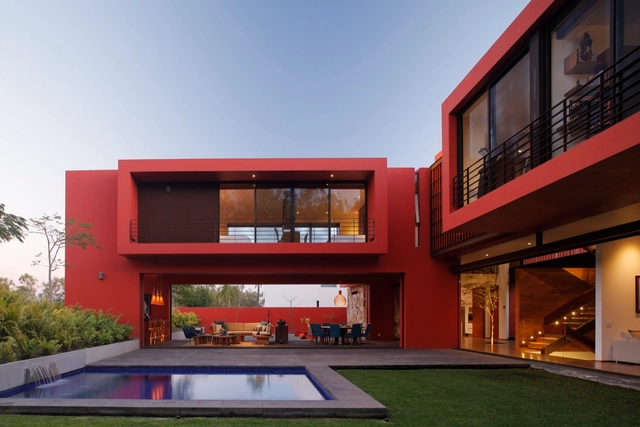 Casa Roja / Hernández Silva Arquitectos - Casas, Patio interior, Fachada