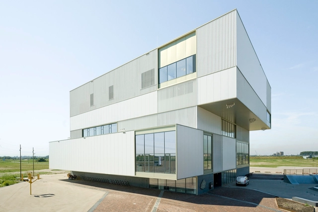 Sports Complex Olympiakwartier / Slangen+Koenis Architects - Exterior Photography, Recreation & Training, Facade