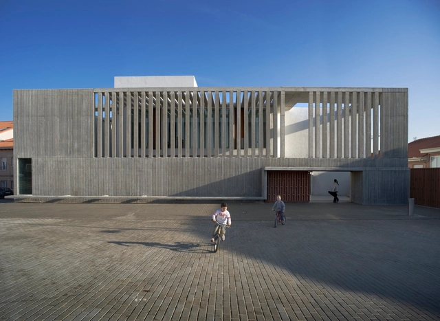马德里中央音乐学院 / Alberich-Rodríguez Arquitectos - 文化中心
