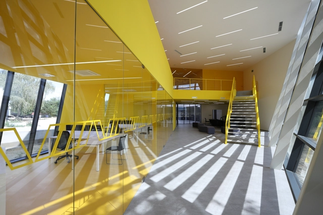 Gumex Eslovaquia / Pauliny Hovorka Architekti - Edificios Institucionales
