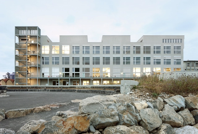 Escuela de Arte y Diseño Lucerne / EM2N - Reconversión