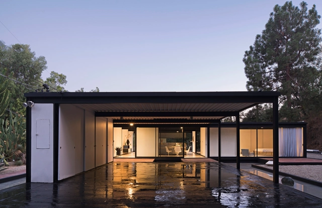 A famosa Case Study House #21 de Pierre Koenig pode ser sua... pelo preço certo - Imagem de Destaque