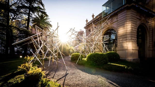 "No todo lo que brilla es oro", una propuesta sobre nuevas formas de habitar el espacio desde el arte - Arte Y Arquitectura