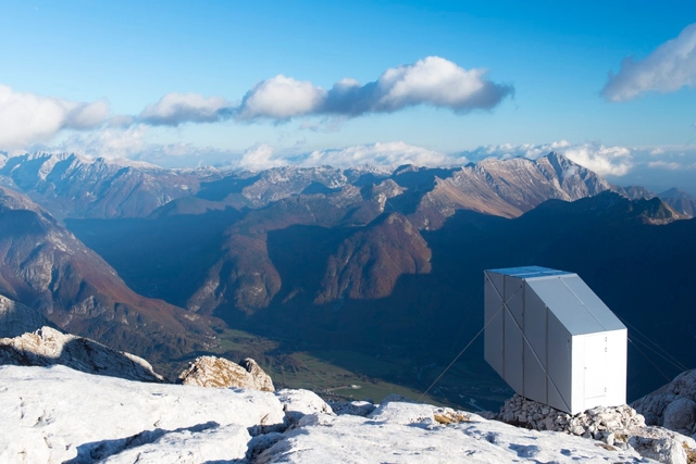 Cabaña de Invierno en Mount Kanin / OFIS arhitekti - Obras De Pequeña Escala