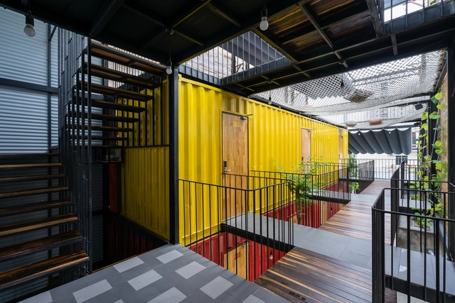 Ccasa Hostel  / TAK architects - Albergues