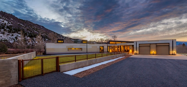 Casa Oblicua / Studio B Architecture + Interiors - Casas
