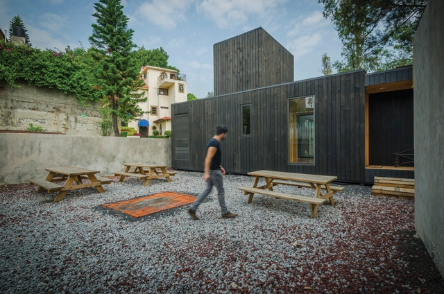 La Cabaña Negra  / Revolution - Cabañas & Lodges