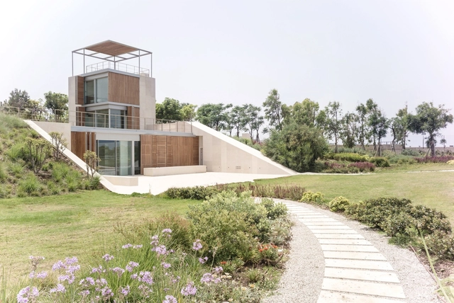 Aamchit Courtowers / Hashim Sarkis  - Casas