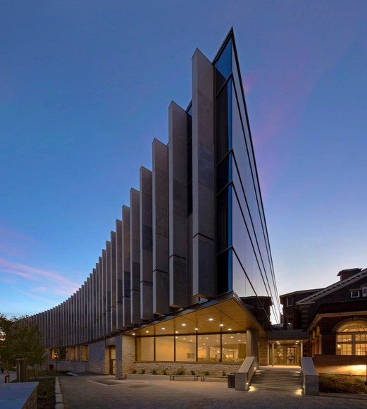 Facultad de Derecho de la Universidad de Toronto, Edificio Jackman Law / B+H Architects + Hariri Pontarini Architects - Universidad