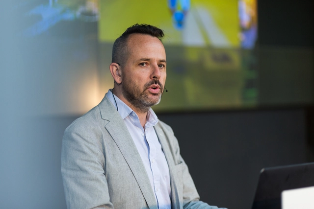 Benjamin Bratton on Artificial Intelligence, Language and "The New Normal" - Featured Image