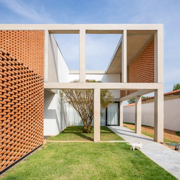 Casa Grid / BLOCO Arquitetos - Casas