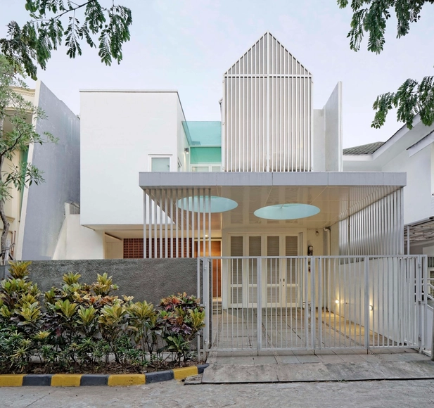 Residencia Sunter Metro / Atelier Cosmas Gozali - Casas