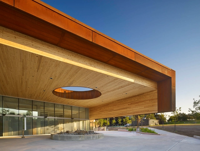 Sir Sandford Fleming College - Kawartha技术科技中心 / Perkins + Will - 研究中心