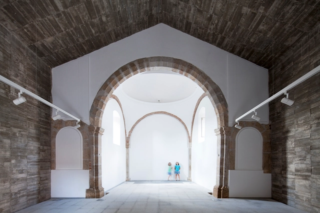 Ermita del Santo Sepulcro修复工程  / Héctor Fernández Elorza + Manuel Fernández Ramírez - 传统