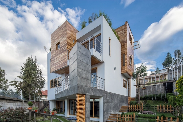 Casa La Rioja  / STUDIO [+] - Casas, Fachada, Escaleras, Puerta