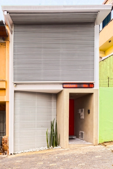 Produtora Artística / Escada Arquitetura - Arquitetura De Escritórios, Porta, Fachada