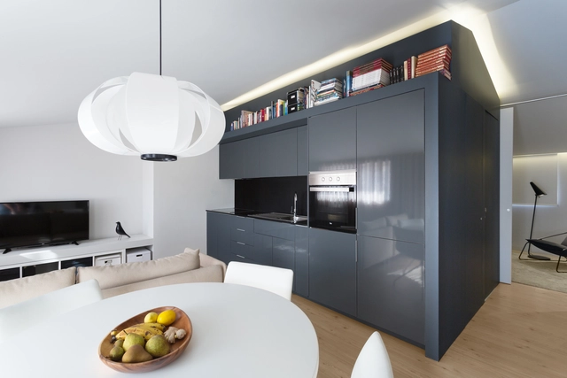 Apartamento SS  / Paulo Martins - Edifício De Apartamentos, Cozinha, Mesa, Bancada