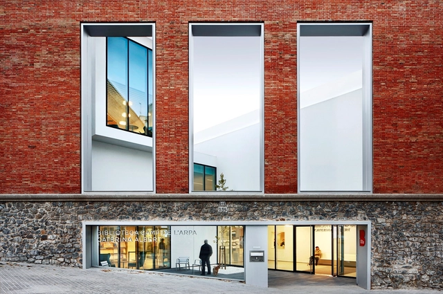 Conjunto multifuncional Alchemika / OliverasBoix Arquitectes - Residencial, Fachada, Iluminación