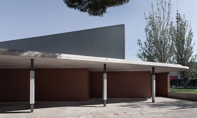 圣特蕾莎耶稣学校新入口 / Peñín Architects - 加建项目