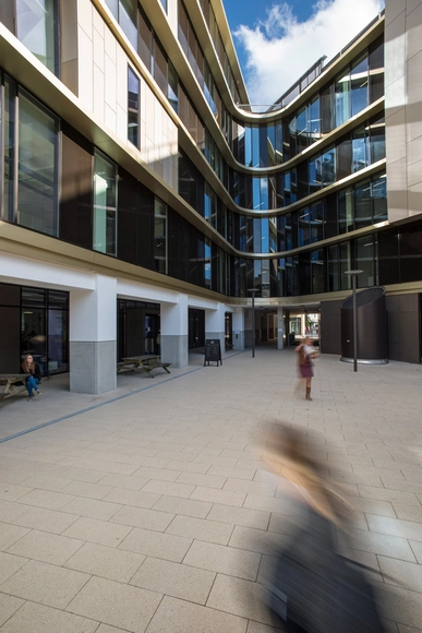 Karel de Grote Hogeschool Campus Zuid / RAU + Stramien - Escuelas