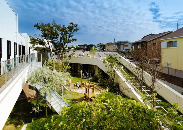 Jardín infantil y guardería KM / HIBINOSEKKEI + Youji no Shiro - Kindergarten