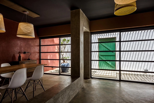 摄影公司 / Lovekar Design Associates - 办公建筑