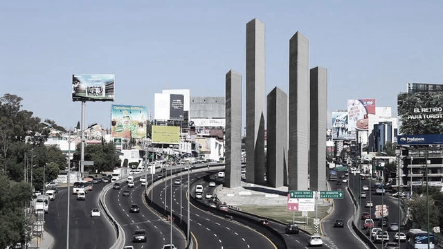 Este proyecto transforma las Torres de Satélite en mausoleos para Barragán, Goeritz y Reyes - Imagen Principal