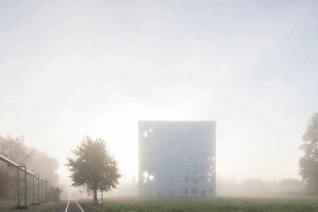 La Escuela de Administración y Diseño Zollverein de SANAA bajo el lente de Laurian Ghinitoiu - Imagen Principal