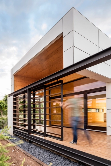 Vivienda de bajo consumo energético / Fontdevila Casajuana Arquitectes - Casas, Fachada, Fijación Vigas