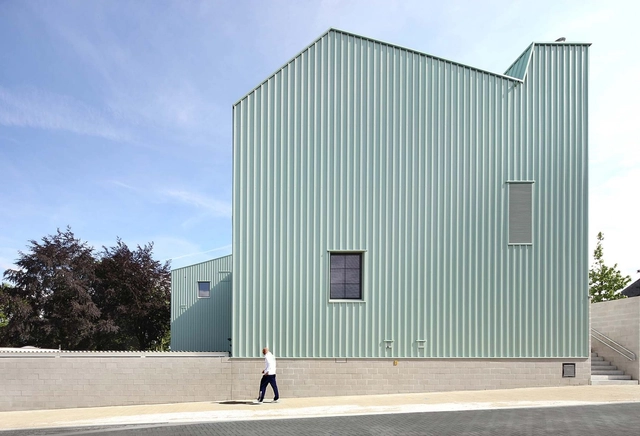Jardín de infantes y escuela primaria “DE TOL”  / Dierendonckblancke Architects - Kindergarten