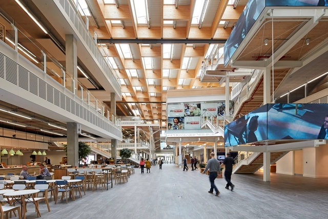 Sky Central / AL_A + PLP Architecture + HASSELL - Edificio De Oficinas