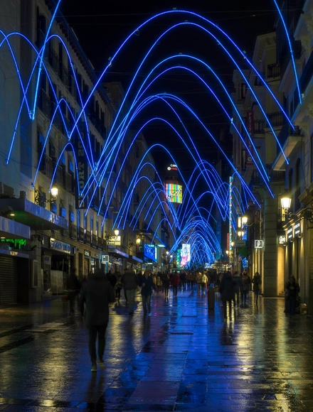 Campanadas, una instalación de luces para iluminar Madrid en Navidad - Arte Y Arquitectura