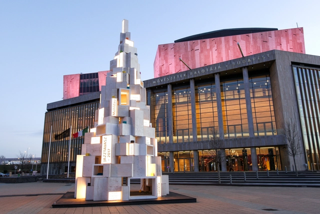 Hello Wood Creates Reusable Christmas Tree From Lightboxes in Budapest - Featured Image