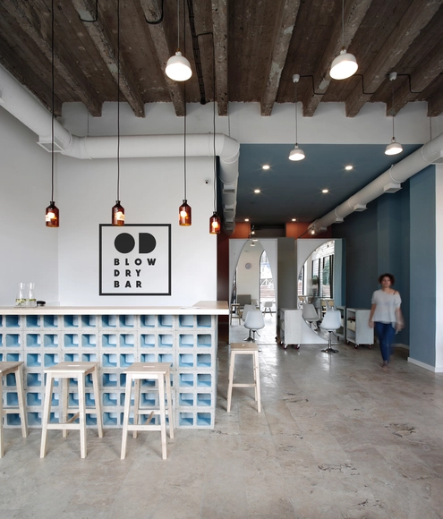 亚美尼亚OD吹洗理发店 / SNKH Architectural Studio - 酒吧