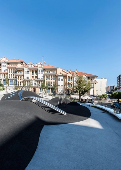 Plaza Tetuán-Amaliach / Héctor Navarro + ARKHITEKTON - Parque, Fachada