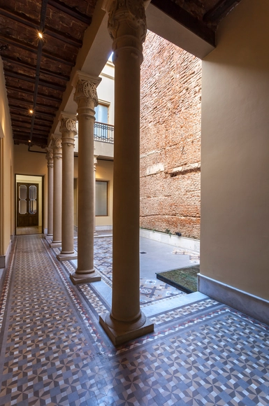 Casa Bolivar / Estudio GEYA - Preservación Histórica, Pilares, Arco, Fijación Vigas, Fachada, Iluminación