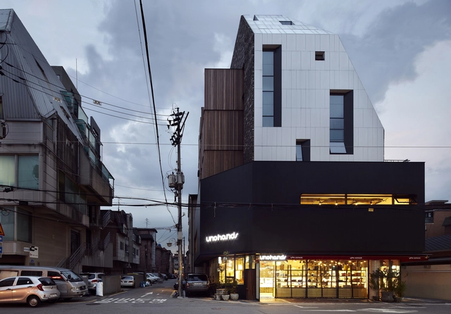 Moai / L'EAU design - Retail , Facade