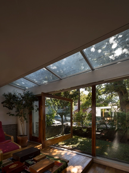 Reforma Casa en la calle Peña  / Pablo Rescia - Renovación, Jardín, Fijación Vigas, Fachada, Mesas