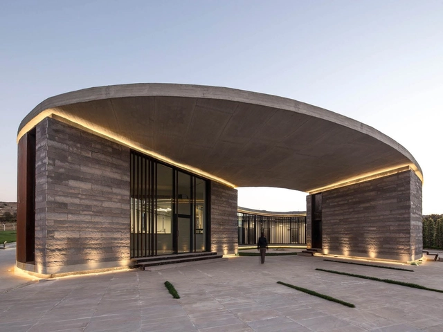 北纬 38° 30°农场 / Slash Architects + Arkizon Architects - 工厂