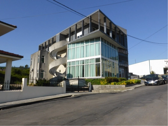 Rua da Estrada da desconstrução  / Álvaro Domingues - Imagem de Destaque