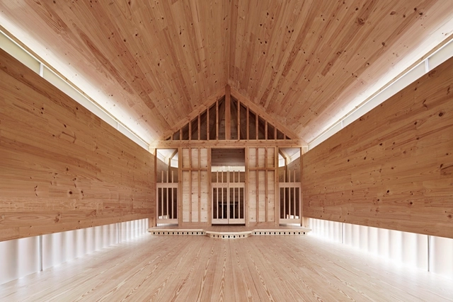 Capilla memorial de Bielorrusa / Spheron Architects - Capilla