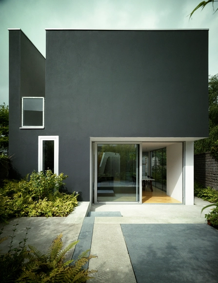 折叠的房子/ A2 Architects - 独立住宅