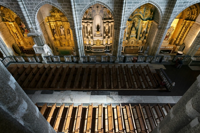 Recuperação do Convento e Igreja de S. Francisco e novo Núcleo Museológico  / Adalberto Dias - Restauração