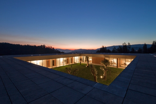 Lar Casa de Magalhães / Carvalho Araújo, Arquitectura e Design - Casas, Jardim