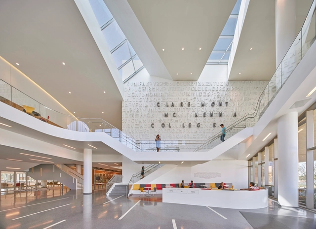 Pavilhão Roberts / John Friedman Alice Kimm Architects - Ensino Superior