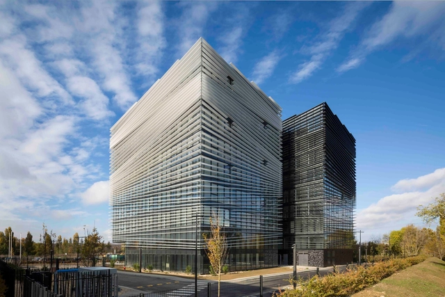 Site de Thales / LCR ARCHITECTES - Edificio De Oficinas