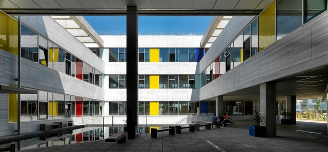 迪亚巴克尔叶尼塞希尔的市政府大楼 / Uygur Architects - 市政厅