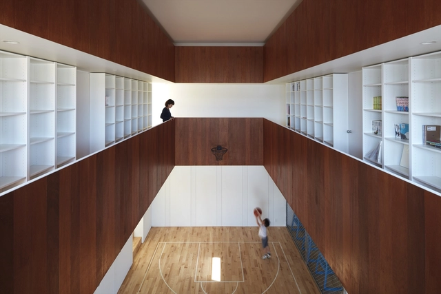 Casa cancha / KOIZUMISEKKEI - Casas