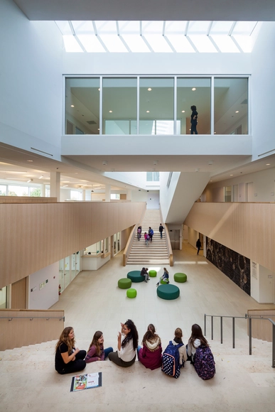 Green and Sustainable Learning Campus Peer  / Bekkering Adams Architects - University