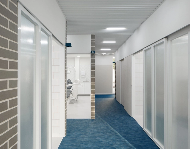 Losada Serrano | Clínica Dental / Silvosa París Arquitectura - Clínica Dental